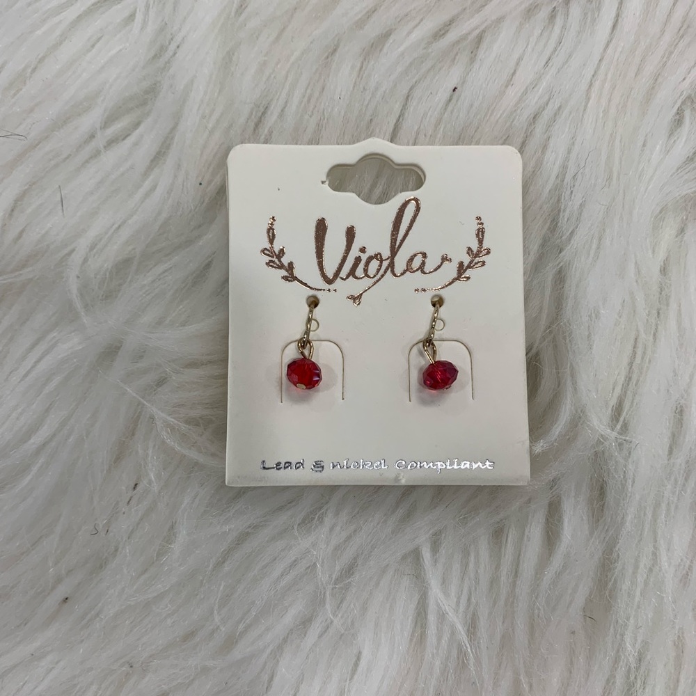 Viola Small Red Earrings.‎